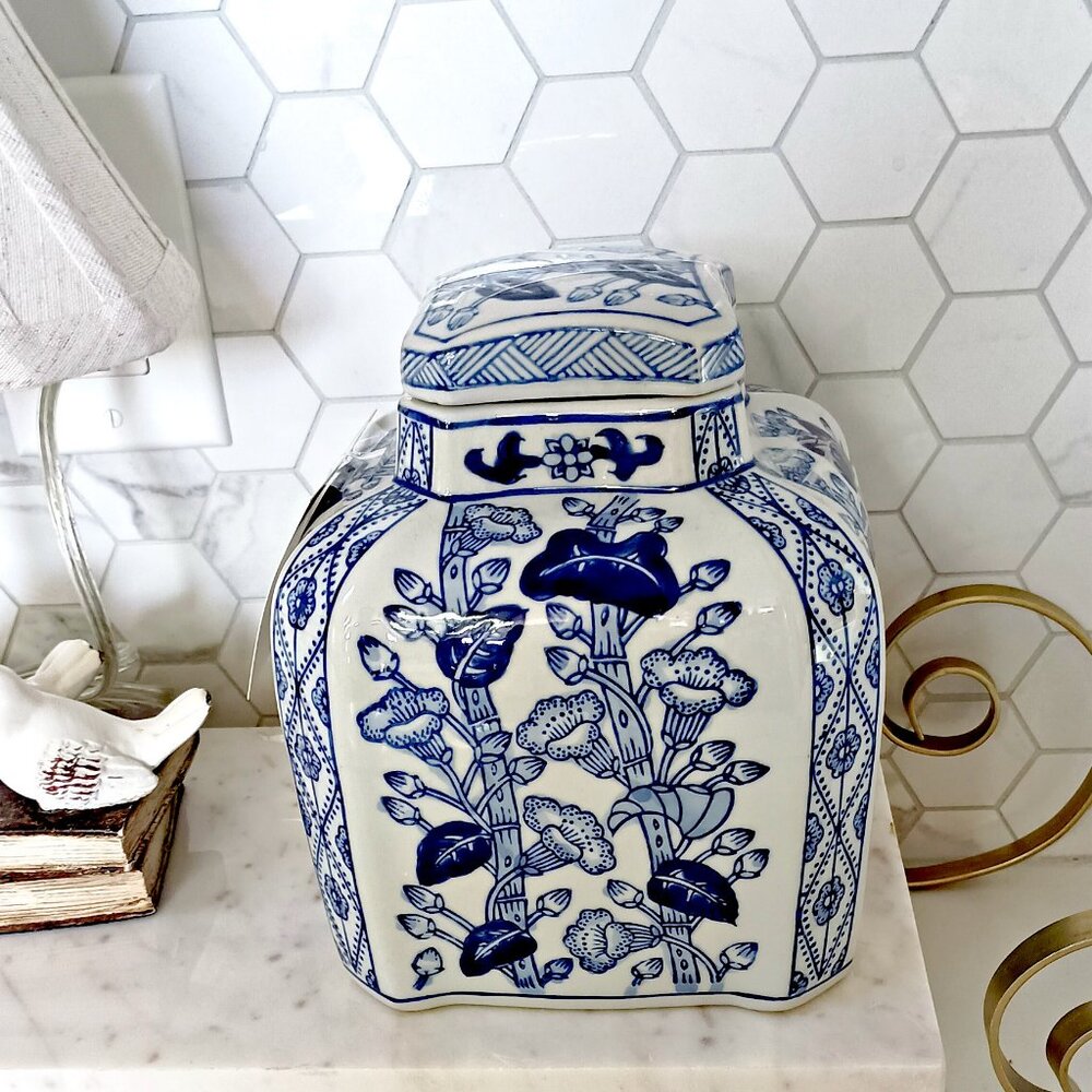NEW! CHINOISERIE COVERED GINGER JAR DECOR - Picture 4 of 4